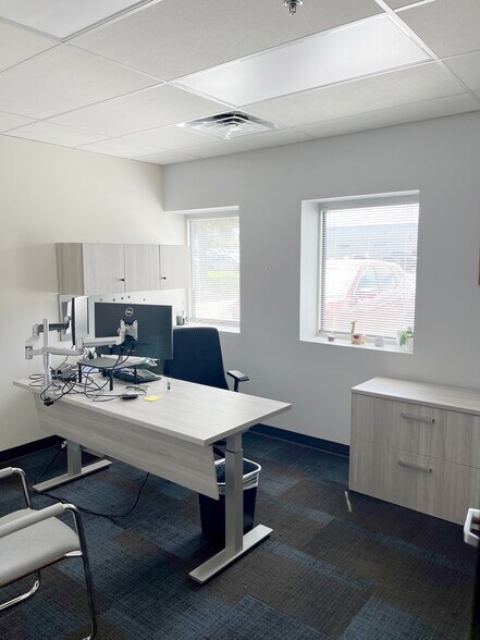 2390 W 104th Ave, Denver, CO à louer - Photo de l’immeuble – Image 2 sur 4