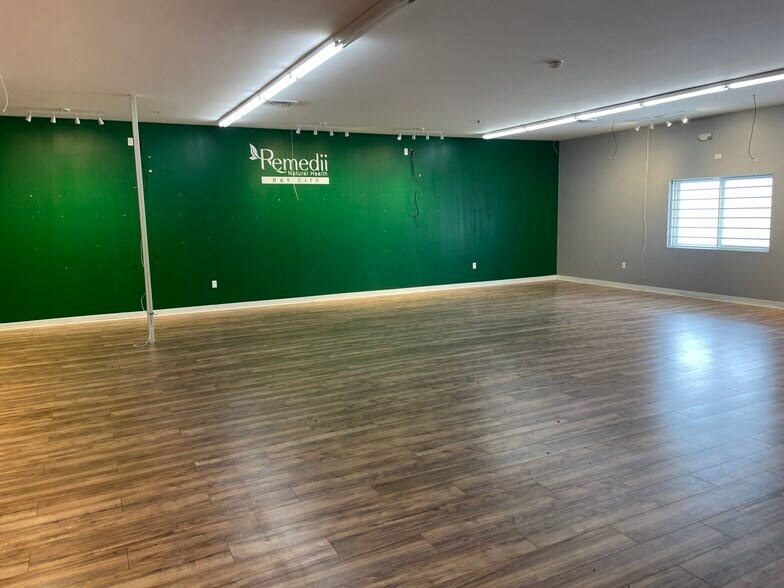 3557 Wilder Rd, Bay City, MI à louer - Photo de l’immeuble – Image 3 sur 5