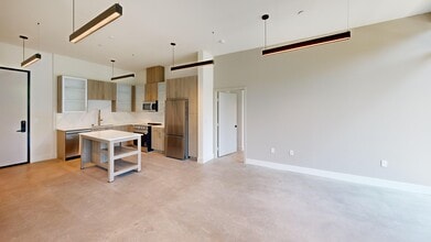 21010 Erwin St, Woodland Hills, CA à louer Photo intérieure– Image 1 sur 11