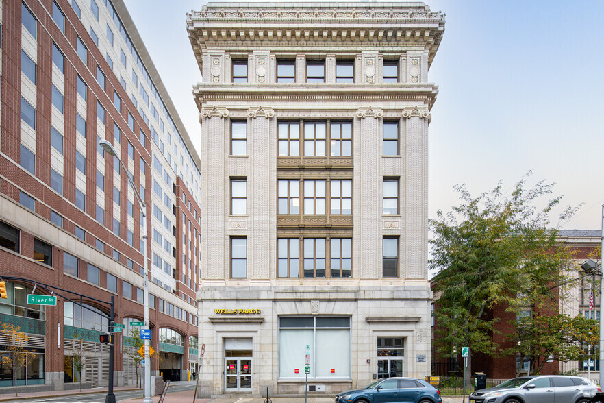 95 River St, Hoboken, NJ à louer - Photo de l’immeuble – Image 2 sur 9