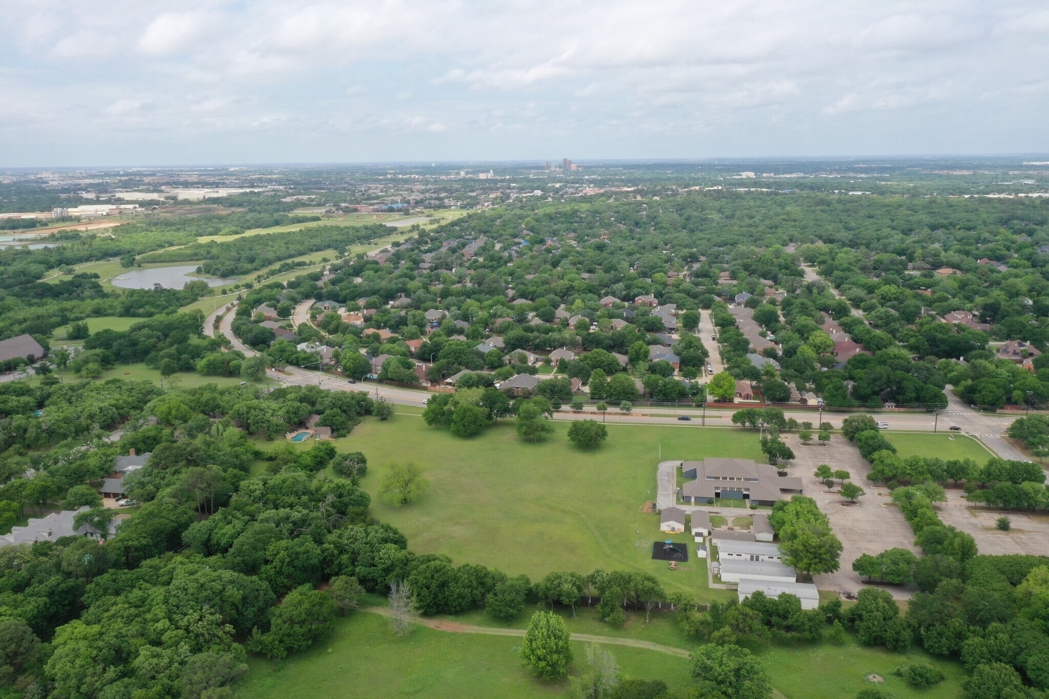 1010 Teasley ln, Denton, TX à vendre Photo de l’immeuble– Image 1 sur 5