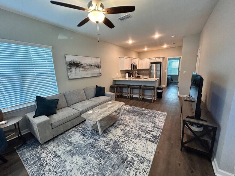 2282 Del Carmel Way, Tallahassee, FL à vendre - Photo de l’immeuble – Image 2 sur 13