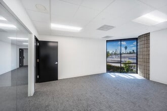 2183 Fairview Rd, Costa Mesa, CA à louer Photo intérieure– Image 2 sur 3