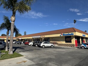 21001-21015 Sherman Way, Canoga Park, CA à louer Photo intérieure– Image 2 sur 20