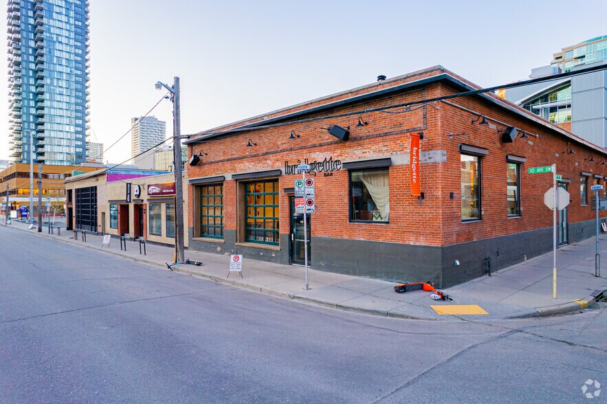 731-739 10 Ave SW, Calgary, AB à louer - Photo principale – Image 1 sur 6