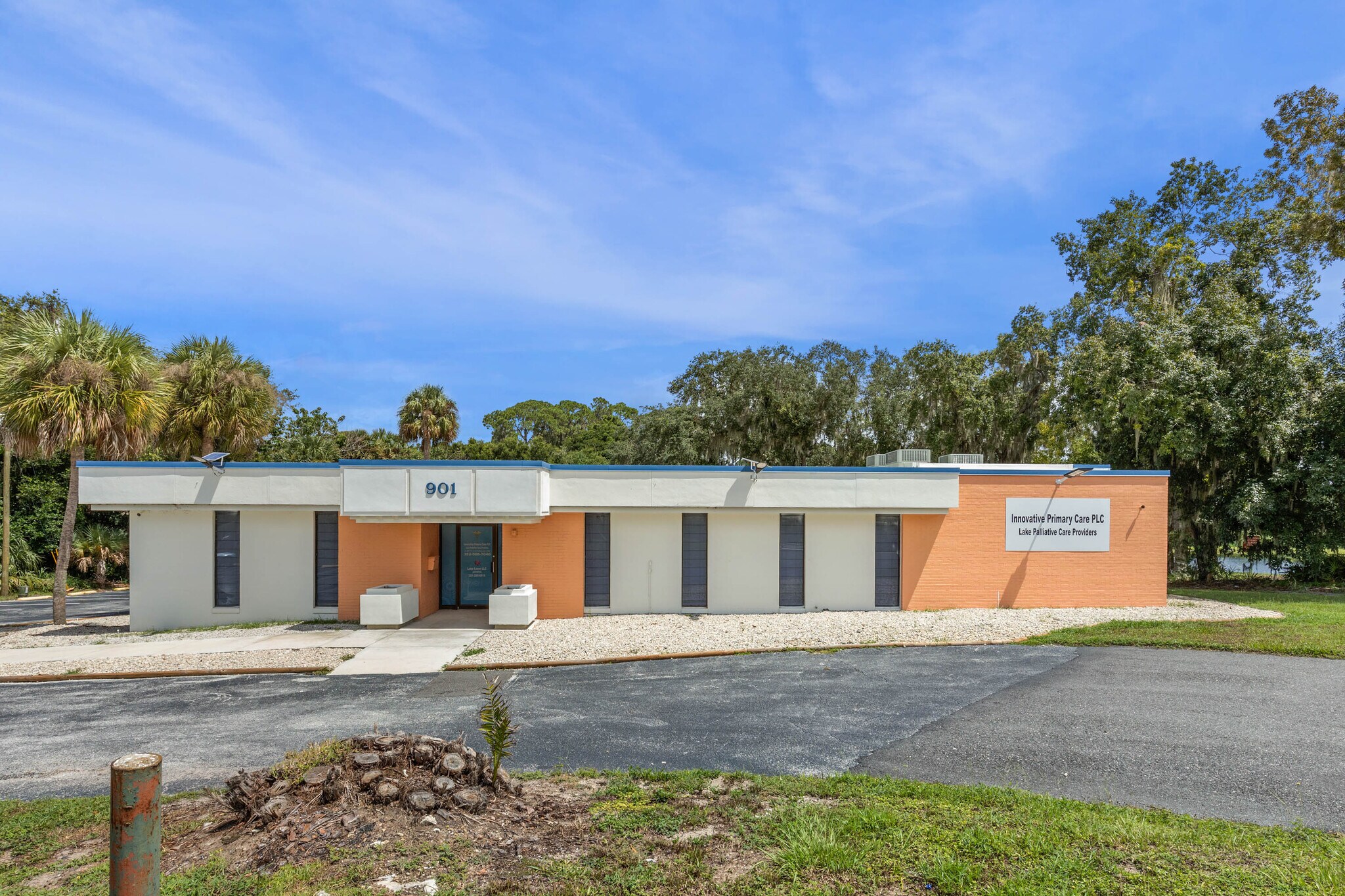 901 N Grove St, Eustis, FL à vendre Photo de l’immeuble– Image 1 sur 60
