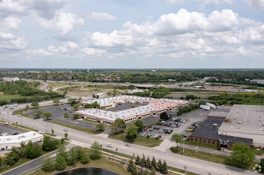 2055 W Army Trail Rd, Addison, IL à louer - Aérien – Image 2 sur 5
