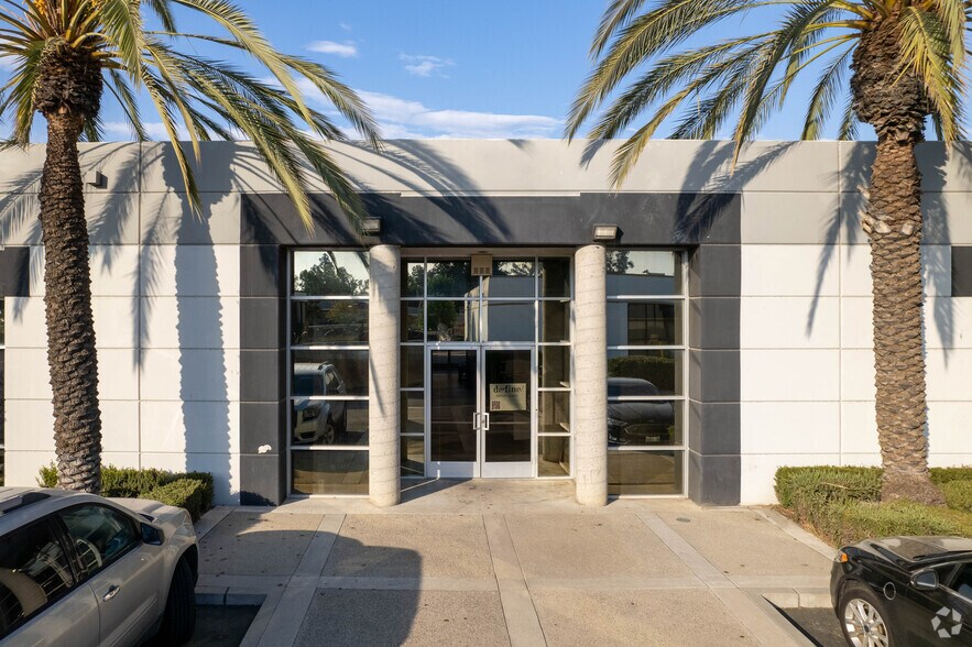4100 Latham St, Riverside, CA à louer - Photo de l’immeuble – Image 2 sur 15