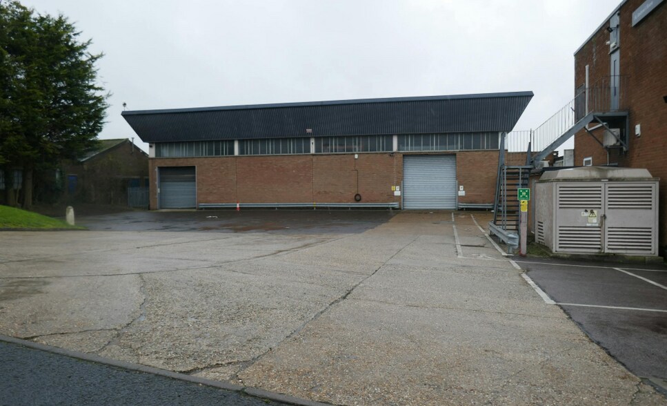16A Shire Hl, Saffron Walden à louer - Photo de l’immeuble – Image 2 sur 9