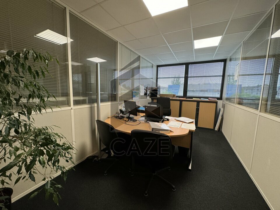 Bureau dans Villenave-d'Ornon à louer Photo intérieure– Image 1 sur 13