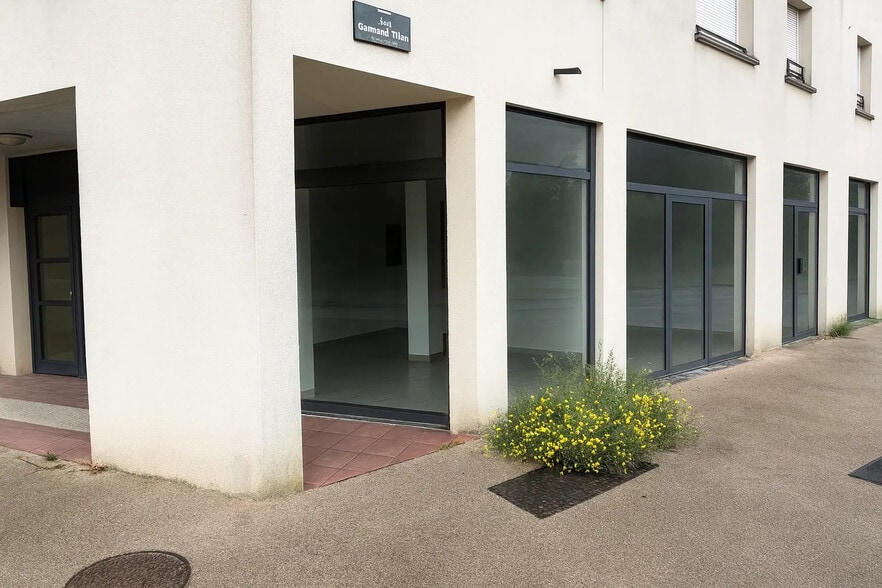 154 Avenue De Saint-Medard, Eysines à louer - Photo de l’immeuble – Image 1 sur 6