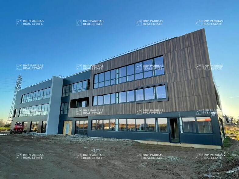 Bureau dans Saint-Martin-du-Vivier à vendre - Photo de l’immeuble – Image 1 sur 5