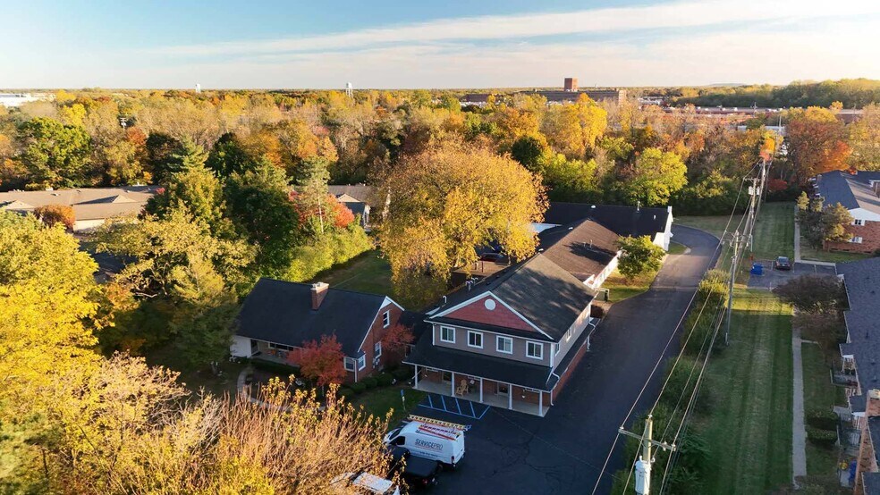 41395 Wilcox Rd, Plymouth, MI à vendre - Photo de l’immeuble – Image 1 sur 3