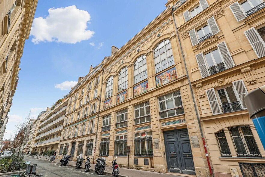 4 Rue De La Pierre Levée, Paris à louer - Photo de l’immeuble – Image 1 sur 14