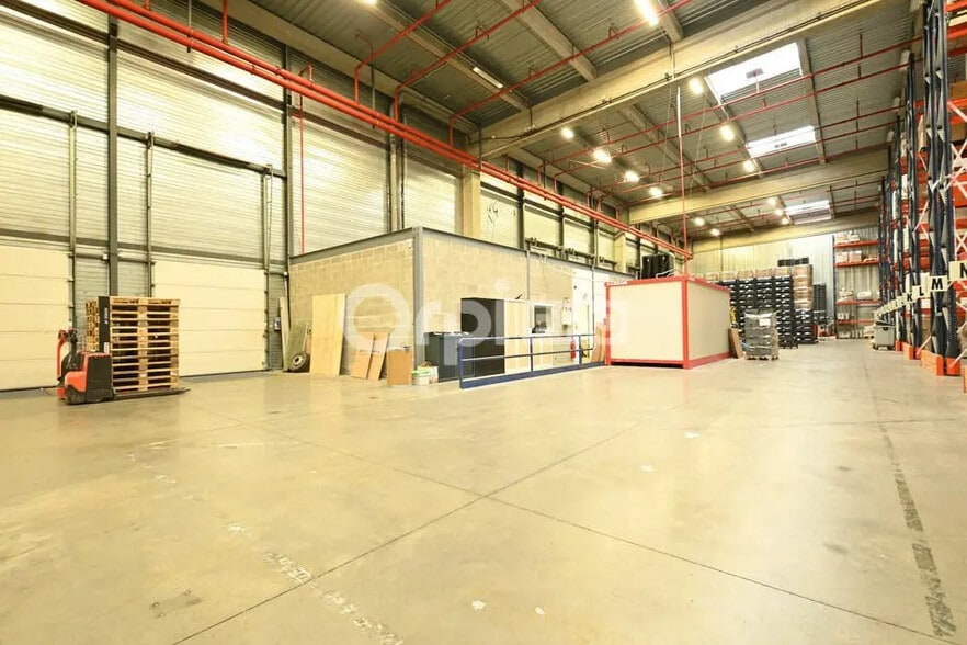 Bureau dans Mions à louer - Photo intérieure – Image 2 sur 19