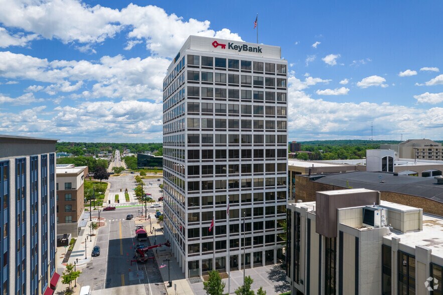 202 S Michigan St, South Bend, IN à louer - Photo de l’immeuble – Image 2 sur 17