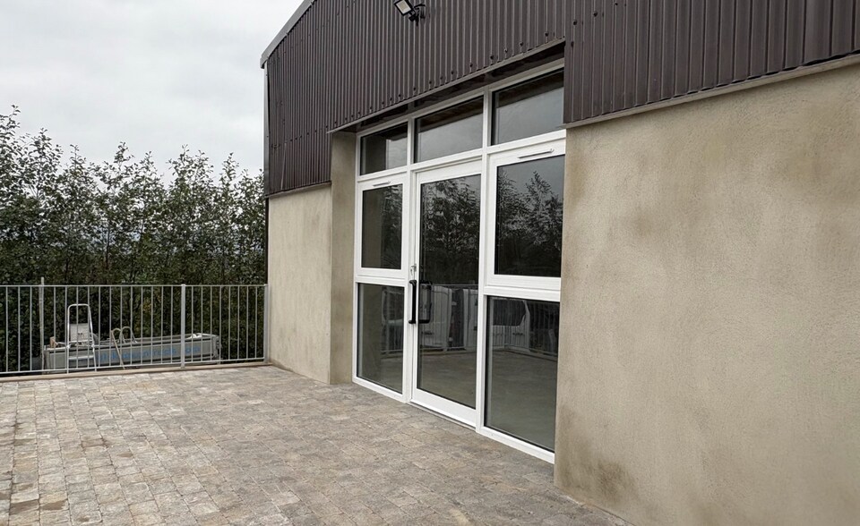 252 Hillhall Rd, Lisburn à louer - Photo de l’immeuble – Image 2 sur 5