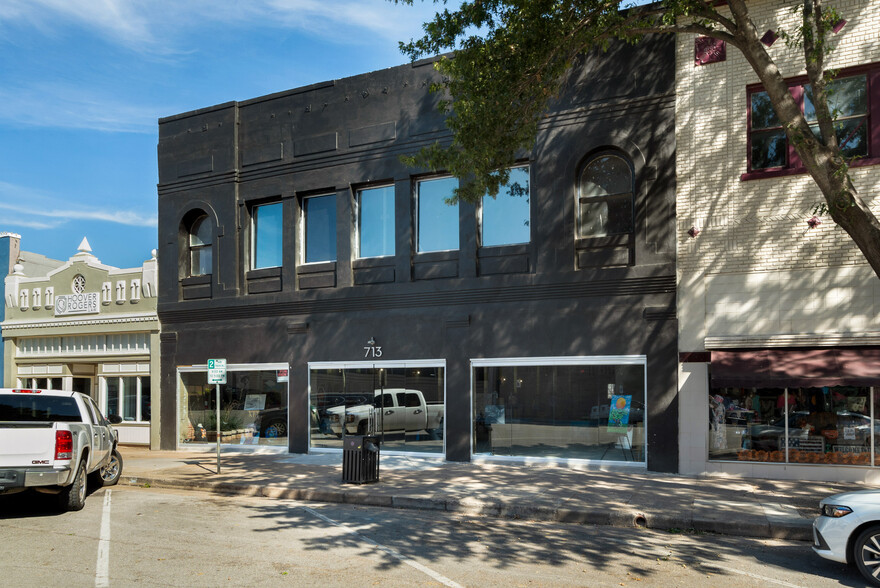 713 Indiana Ave, Wichita Falls, TX à louer - Photo de l’immeuble – Image 1 sur 10