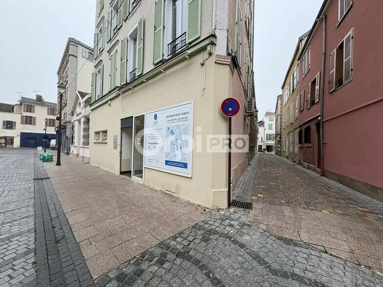 Bureau dans Châlons-en-Champagne à louer - Photo de l’immeuble – Image 2 sur 4