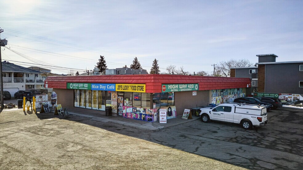 10639 156th St NW, Edmonton, AB à vendre - Photo de l’immeuble – Image 1 sur 18