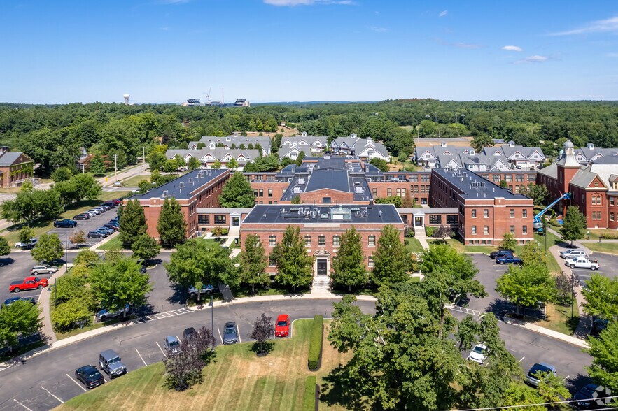 16 Chestnut St, Foxborough, MA à louer - Photo principale – Image 1 sur 14