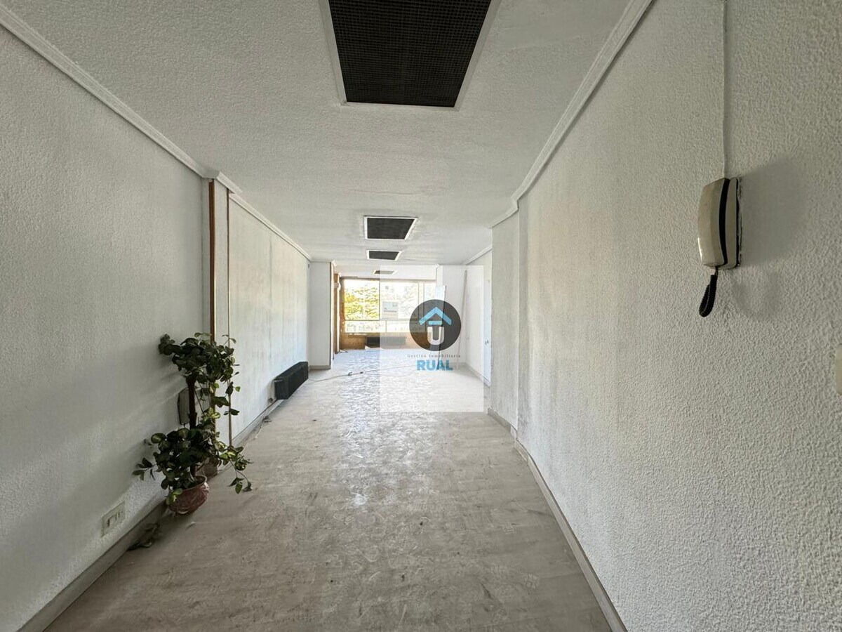 Talavera de la Reina, TOL 45600 - Lot 01 - - Photo intérieure - Image 2 of 14