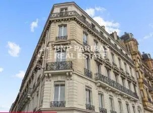 152 Avenue Des Champs Elysées, Paris à louer - Photo de l’immeuble – Image 3 sur 7