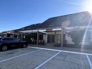 17300 Saturn Ln, Houston, TX à louer Photo intérieure– Image 2 sur 8