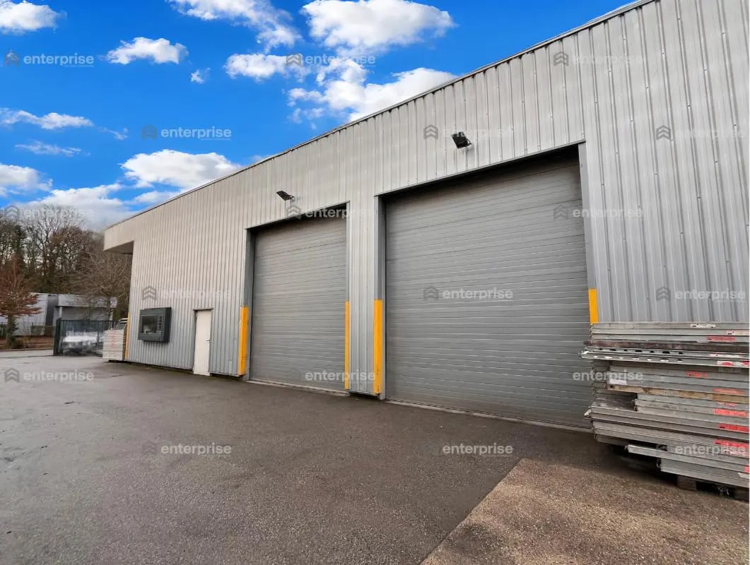 Local d’activités dans Glisy à louer Photo de l’immeuble– Image 1 sur 2