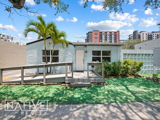 Plus de détails pour 642 NE 3rd Ave, Fort Lauderdale, FL - Bureau à louer