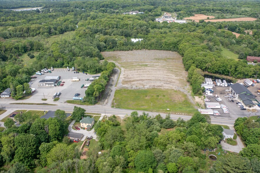 899 N Main St, Killingly, CT à louer - Photo de l’immeuble – Image 1 sur 10