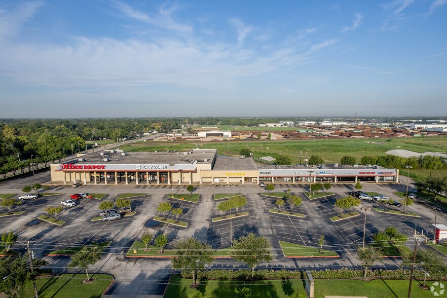 2004-2032 N Main St, Pearland, TX à louer - Photo de l’immeuble – Image 2 sur 10