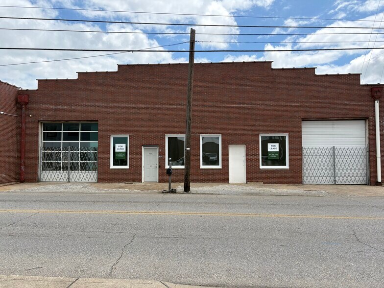 107 N College St, Lebanon, TN à louer - Photo de l’immeuble – Image 2 sur 13