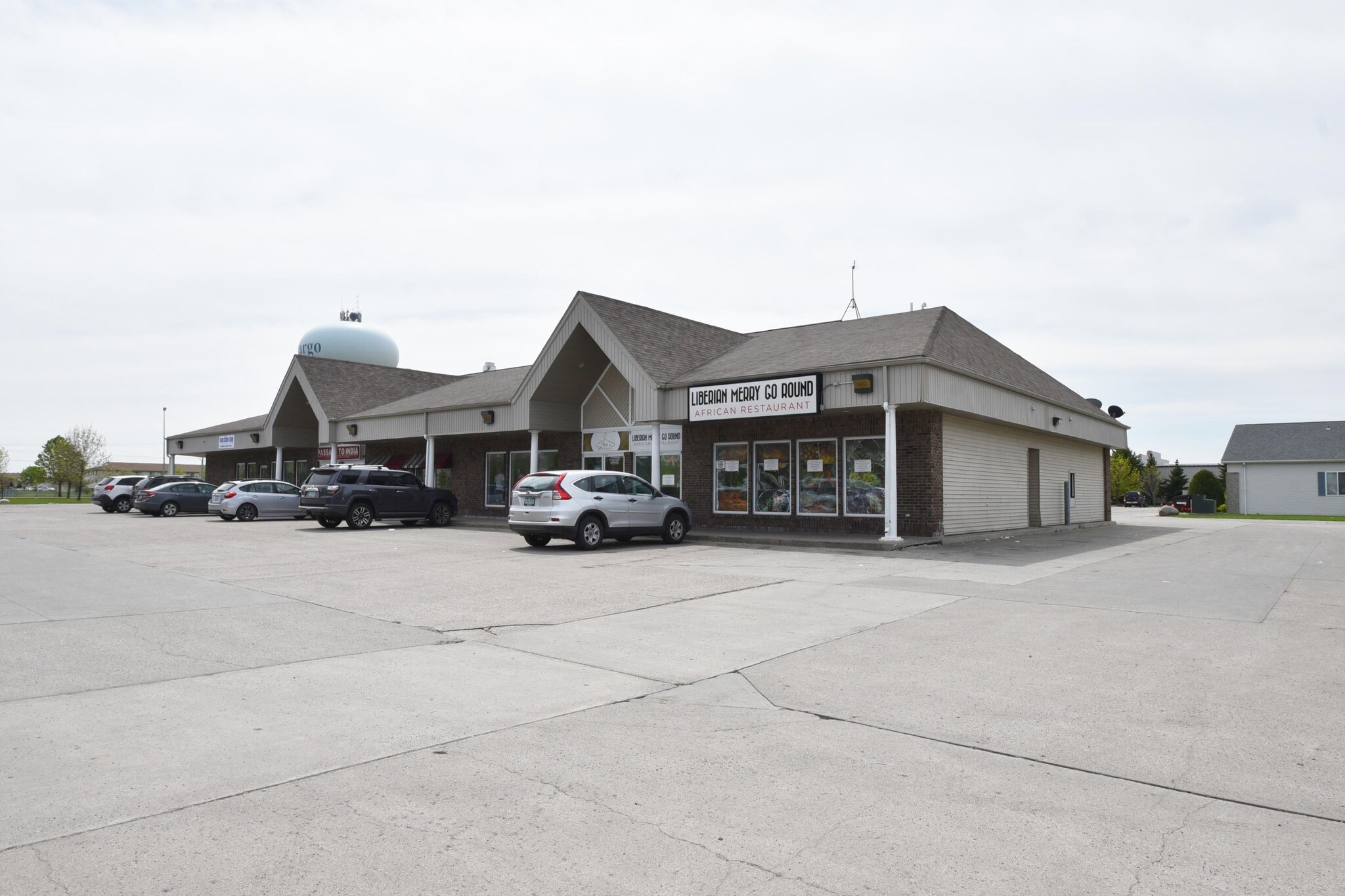 855 45th St S, Fargo, ND à vendre Photo principale– Image 1 sur 4