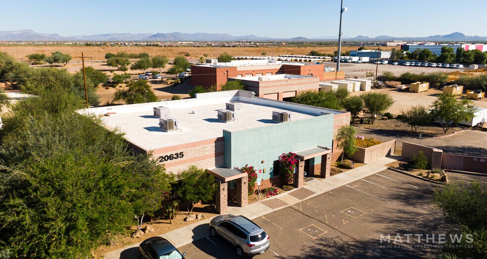 20635 N 29th Pl, Phoenix, AZ à vendre - Photo de l’immeuble – Image 2 sur 5