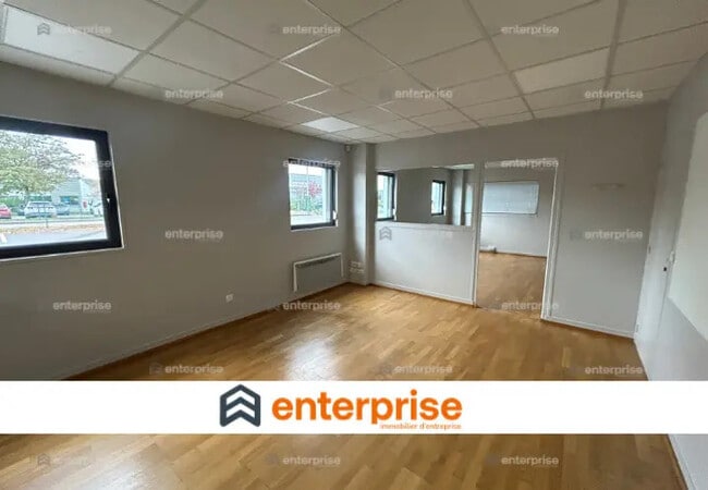 Plus de détails pour Bureau à louer