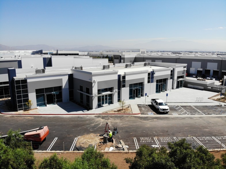 22300 Van Buren Blvd, Riverside, CA à louer - Photo de l’immeuble – Image 2 sur 9