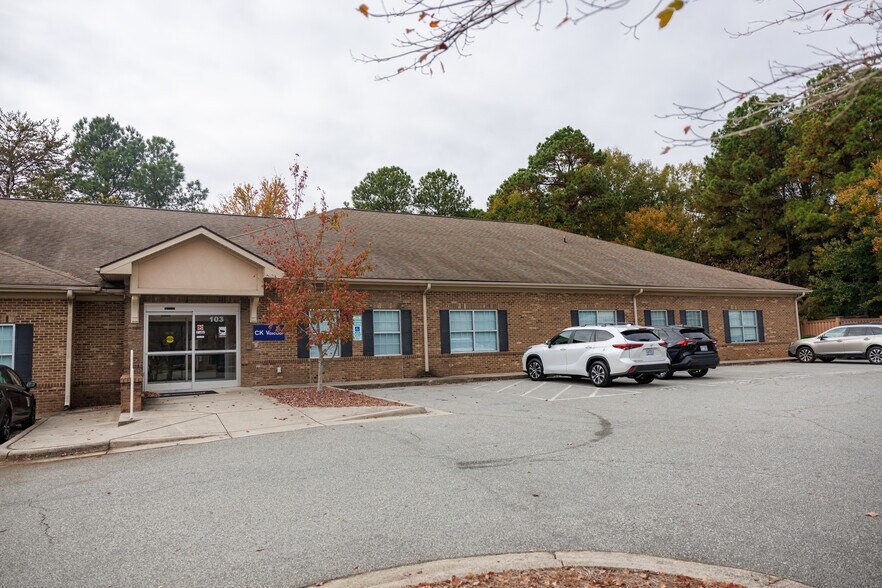 1305 Lees Chapel Rd, Greensboro, NC à vendre - Photo de l’immeuble – Image 3 sur 6