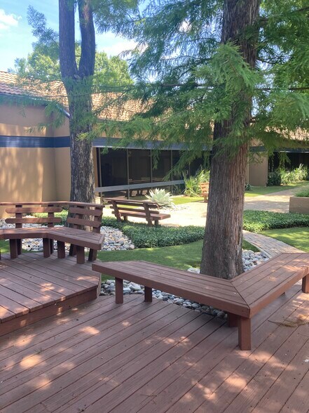 4851 Keller Springs Rd, Addison, TX à louer - Photo de l’immeuble – Image 2 sur 9