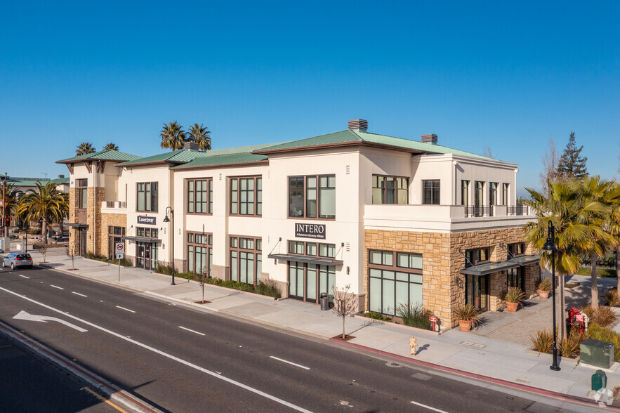 661 El Camino Real, San Carlos, CA à louer - Photo de l’immeuble – Image 3 sur 6