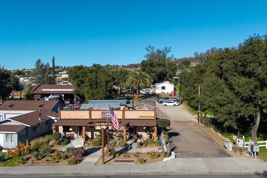 2562 Alpine Blvd, Alpine, CA à vendre - Photo principale – Image 1 sur 122