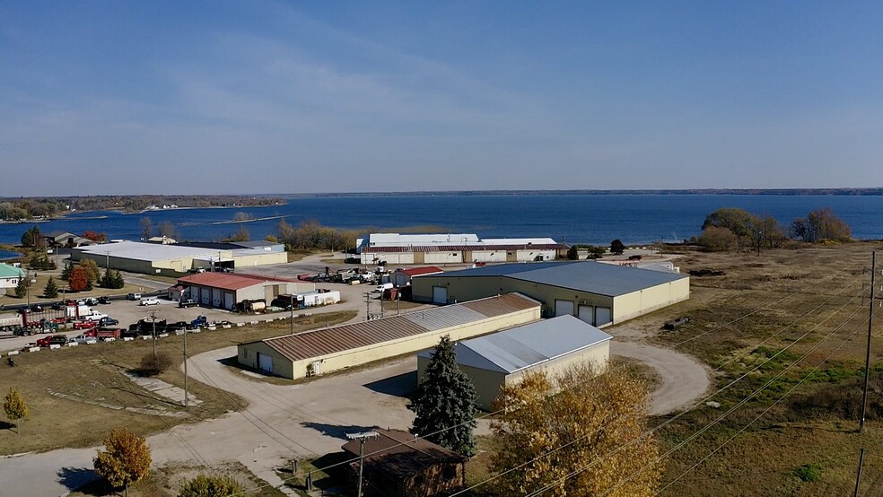 721 N 9th St, Gladstone, MI à louer - Aérien – Image 3 sur 9