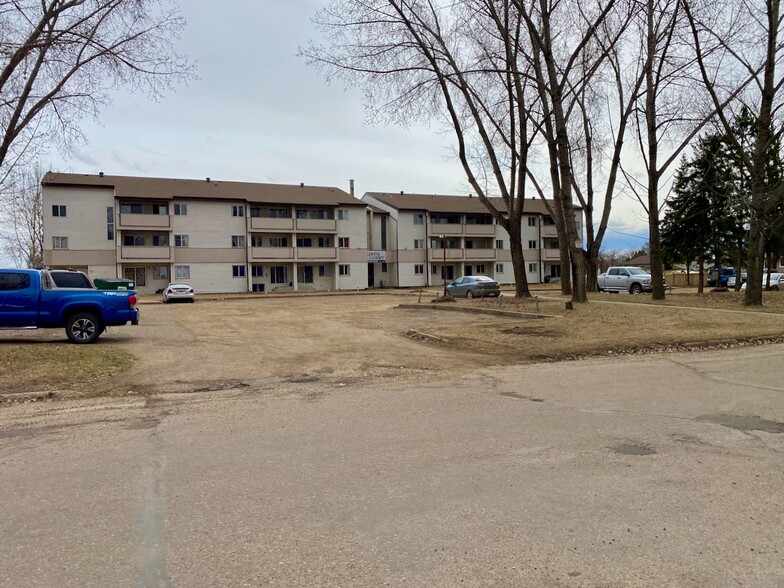 5117 44 St, High Prairi, AB à vendre - Photo de l’immeuble – Image 3 sur 18