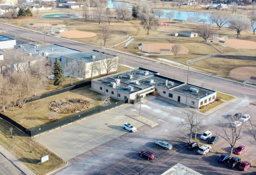 711 N Lake Ave, Sioux Falls, SD à louer - Photo de l’immeuble – Image 2 sur 7