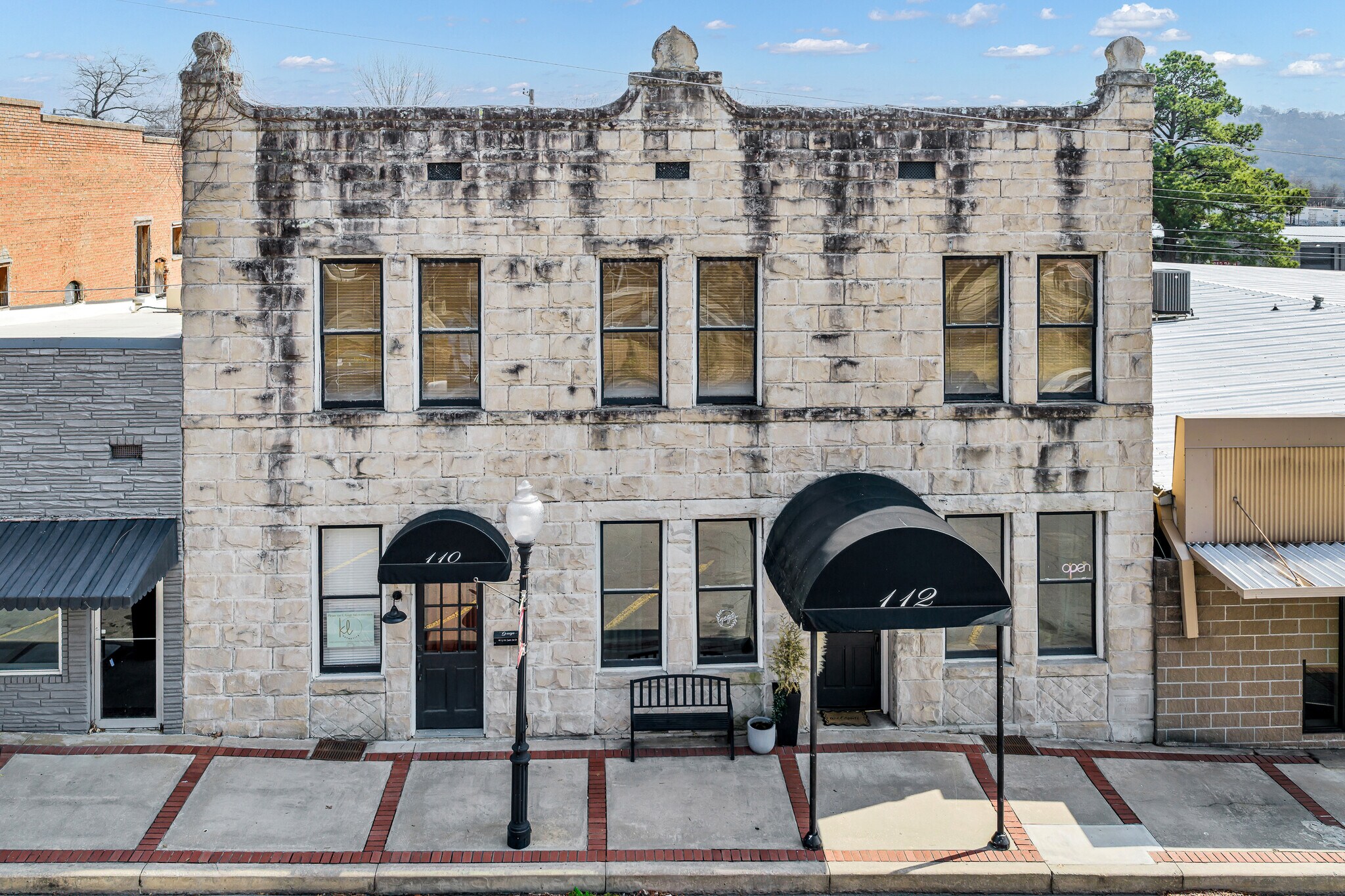 110 S 2nd St, Ozark, AR à vendre Photo principale– Image 1 sur 27