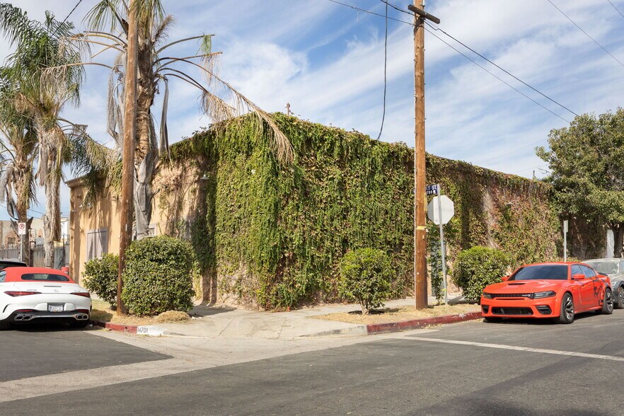 14701 Calvert St, Van Nuys, CA à louer - Photo de l’immeuble – Image 2 sur 21
