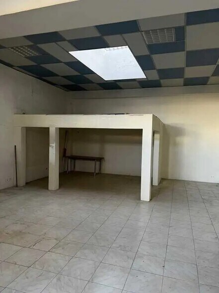 Bureau dans Meaux à vendre - Photo de l’immeuble – Image 3 sur 12