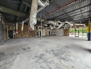 409 Western Blvd, Jacksonville, NC à louer Photo intérieure– Image 1 sur 4