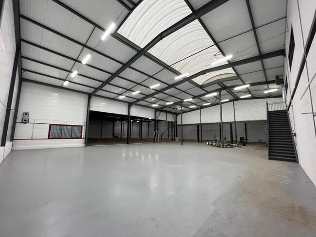 Plus de détails pour Bureau, Local d'activités à louer