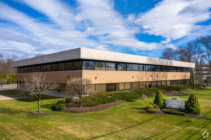 330 Passaic Ave, Fairfield, NJ à louer - Photo de l’immeuble – Image 1 sur 4